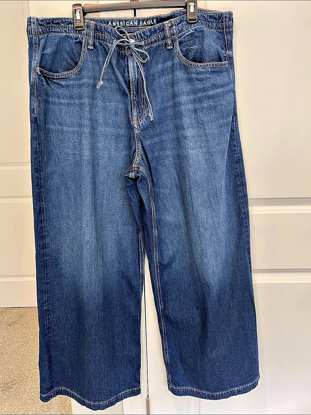 American Eagle AE strigid Low-Rise Ultra Wide-Leg tie waist Jeans, size 18